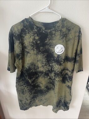 Salty Savage Tie-Dye Smiley Graphic Tee in Olive & Black
